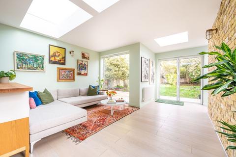 3 bedroom house to rent, Gladding Road, E12, Manor Park, London, E12