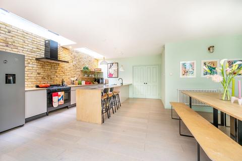 3 bedroom house to rent, Gladding Road, E12, Manor Park, London, E12