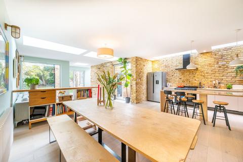 3 bedroom house to rent, Gladding Road, E12, Manor Park, London, E12