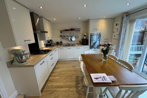 4 bedroom townhouse for sale, Rossiter Close, Taunton TA2