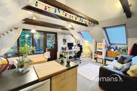1 bedroom flat to rent, Lodge Hill Road, Lower Bourne, Farnham, GU10