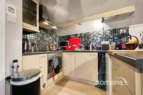 1 bedroom flat to rent, Lodge Hill Road, Lower Bourne, Farnham, GU10