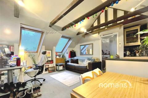 1 bedroom flat to rent, Lodge Hill Road, Lower Bourne, Farnham, GU10