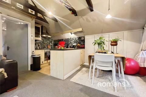 1 bedroom flat to rent, Lodge Hill Road, Lower Bourne, Farnham, GU10
