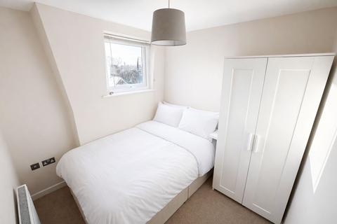 2 bedroom flat to rent, 32A West Park, Bristol, BS8