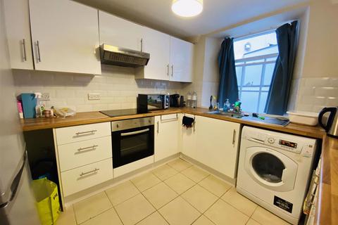 4 bedroom property to rent, 17 Arlington Villas, Bristol, BS8