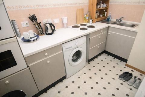 4 bedroom flat to rent, High Kingsdown, Bristol, BS2