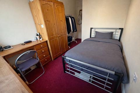 4 bedroom flat to rent, High Kingsdown, Bristol, BS2