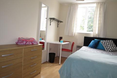 4 bedroom house to rent, Churchview Court, North Road, Nottingham NG2
