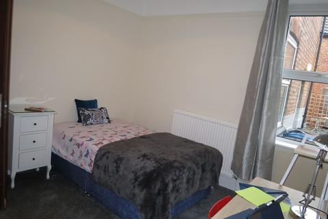 5 bedroom house to rent, Ella Road, Nottingham NG2