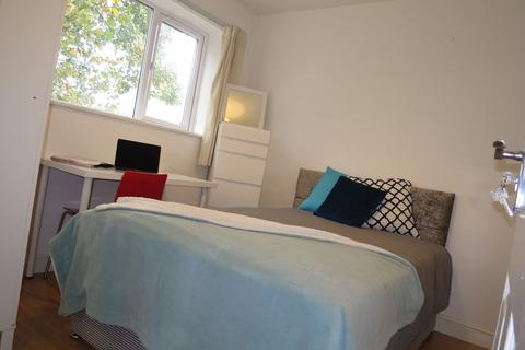 4 bedroom house to rent, Churchview Court, North Road, Nottingham NG2