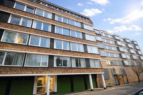 3 bedroom flat to rent, High Kingsdown, Bristol, BS2