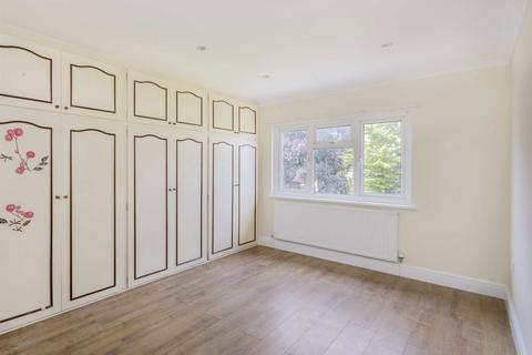 3 bedroom semi-detached house to rent, Ruston Avenue, Surbiton KT5