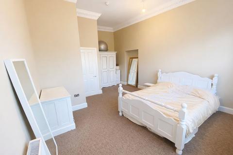 2 bedroom flat to rent, West Park, Bristol, BS8