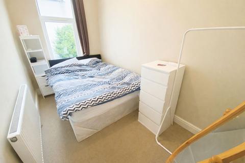 2 bedroom flat to rent, West Park, Bristol, BS8