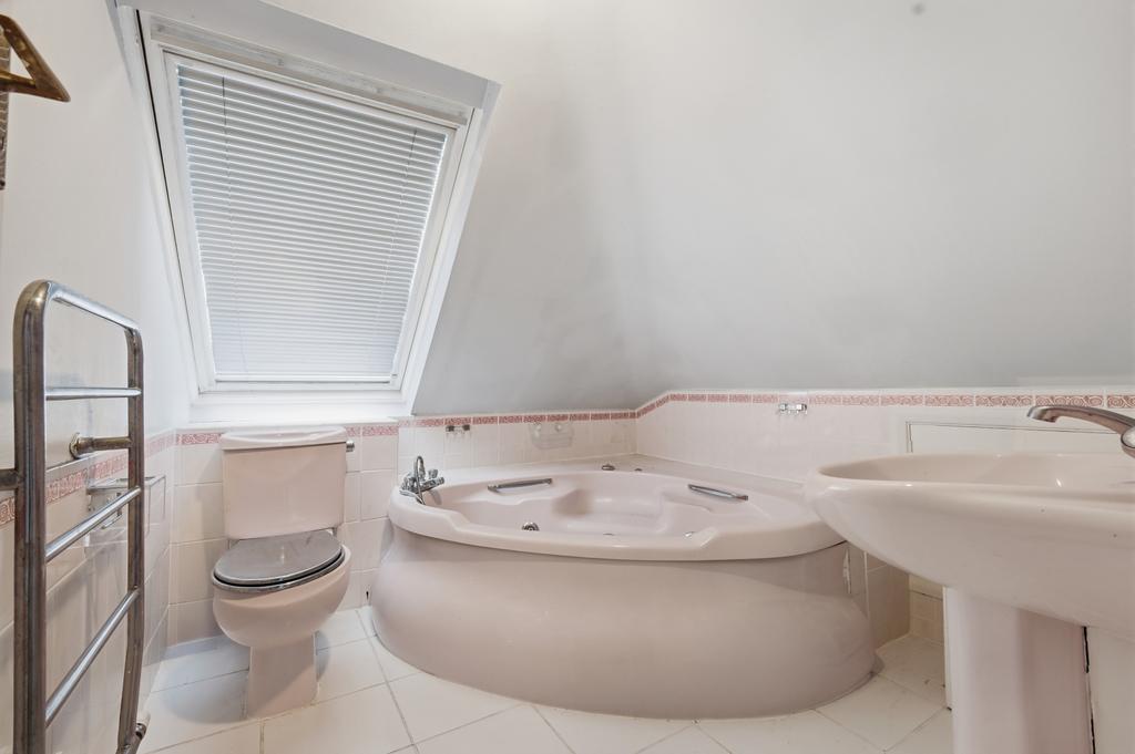 Loft Room En-Suite