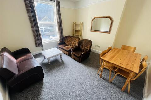 5 bedroom flat to rent, Cromwell Road, St. Andrews, BS6