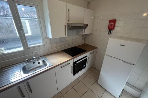 5 bedroom flat to rent, Cromwell Road, St. Andrews, BS6