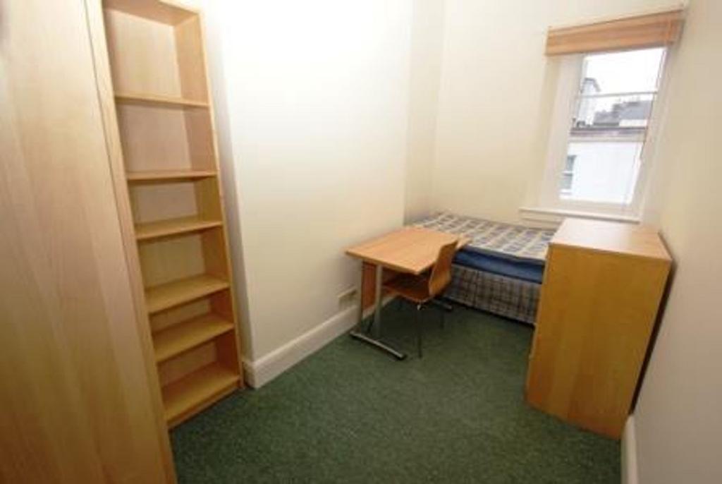 2 Woodfield road, Upper (4).JPG