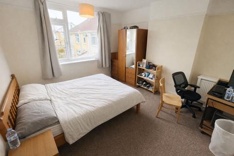 4 bedroom house to rent, Staple Hill Road, Bristol, BS16