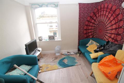 3 bedroom flat to rent, 34 Alma Vale Road, Bristol, BS8
