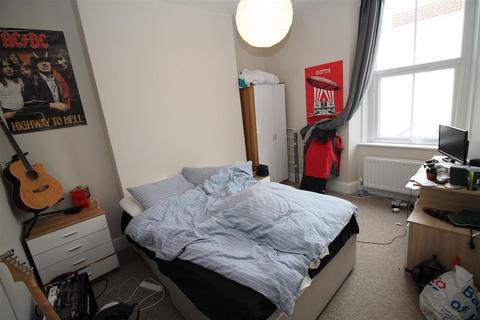 3 bedroom flat to rent, Alma Vale Road, Bristol, BS8