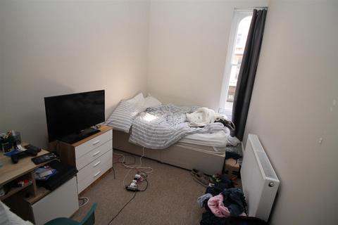 3 bedroom flat to rent, Alma Vale Road, Bristol, BS8