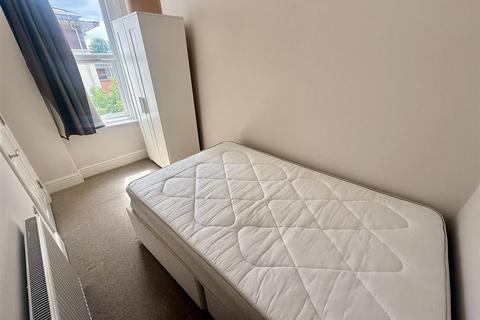 2 bedroom flat to rent, West Park, Bristol, BS8