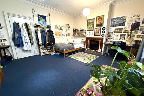 5 bedroom flat to rent, 7-9 Worrall Road, Bristol, BS8