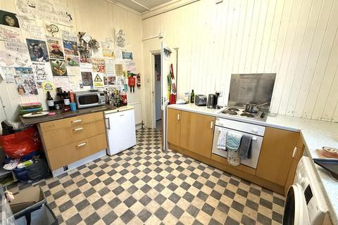 5 bedroom flat to rent, 7-9 Worrall Road, Bristol, BS8