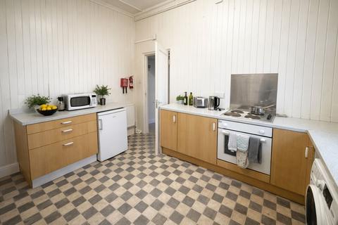 5 bedroom flat to rent, 7-9 Worrall Road, Bristol, BS8