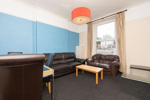 5 bedroom flat to rent, Queens Road, Clifton, BS8