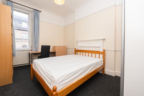 5 bedroom flat to rent, Queens Road, Clifton, BS8