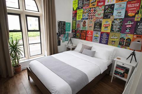4 bedroom flat to rent, Braggs Lane, St. Judes Braggs Lane, BS2