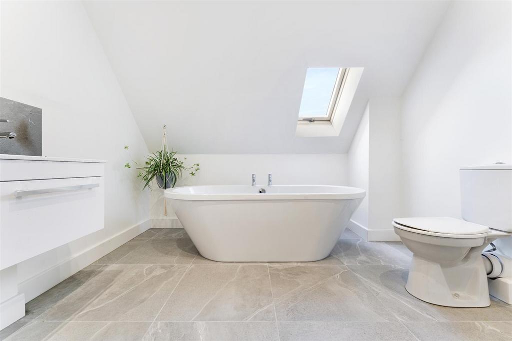 6 Lark Hill Court-11.jpg