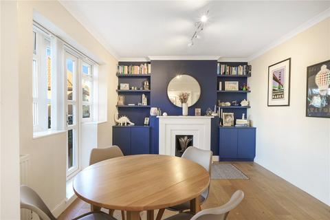 undefined, Fortis Green, London, N2