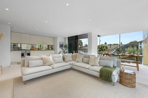 3 bedroom flat to rent, Oval Road, London, NW1