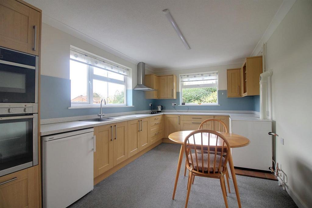 AD0530 Kitchen/Breakfast Room.jpg