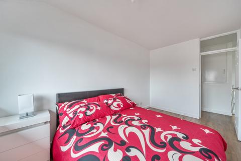 2 bedroom flat for sale, East Surrey Grove, London, SE15
