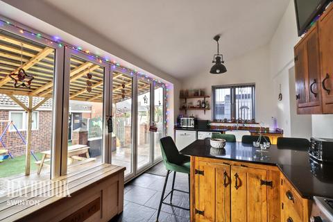 4 bedroom semi-detached house for sale, Chapel Lane, Rotherham