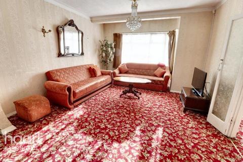 undefined, Eastern Avenue, Gants Hill
