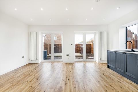undefined, Wide Way, Mitcham, CR4