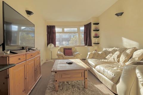 3 bedroom semi-detached house to rent, Catherine Road, Worcester, WR2