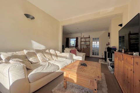 3 bedroom semi-detached house to rent, Catherine Road, Worcester, WR2