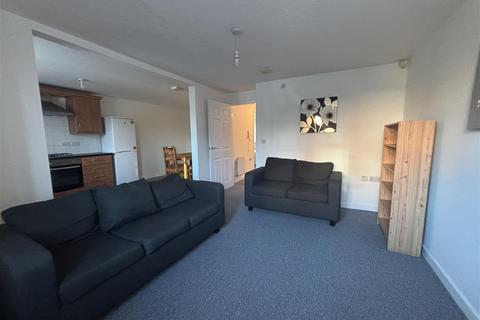 2 bedroom apartment to rent, Manchester Road, Swinton, Manchester