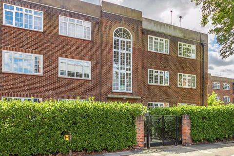 undefined, Clifden Road, Twickenham TW1