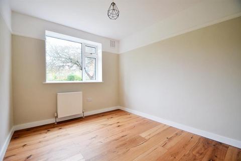 undefined, Clifden Road, Twickenham TW1