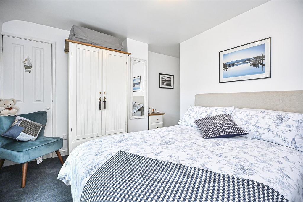 20 Lime Grove Bedroom 2 (2).jpg