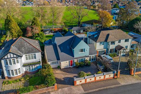 5 bedroom detached house for sale, Lavernock Road, Penarth CF64