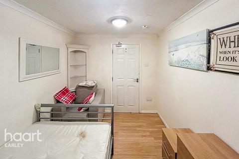 undefined, Chilcombe Way, READING